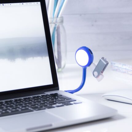 Lámpara Puerto USB Ticaro - Imagen 8